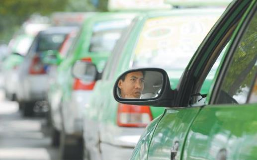 汽車駕駛員健康狀況堪憂 預(yù)防司機職業(yè)病的注意事項