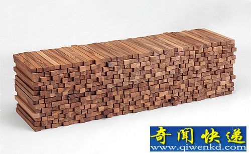 木棍的組合 woodenheap胡桃木櫥柜由六個(gè)完全相同的抽屜組成