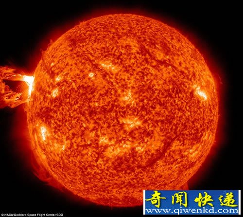 NASA拍到壯觀的太陽(yáng)耀斑 畫面震撼