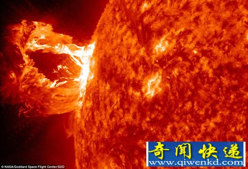 NASA拍到壯觀的太陽(yáng)耀斑 畫面震撼