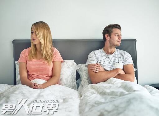 女人踩兩艘船什么樣的心理？ 女朋友腳踏兩條船的表現(xiàn)如何？