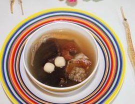 膨魚(yú)腮海龍瘦肉湯