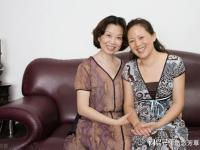 為什么50歲的女人做得太緊？ 一個(gè)50歲的女人是不是天生的？