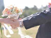 自己結(jié)婚的女人愛自己結(jié)婚的男人的表面是什么？