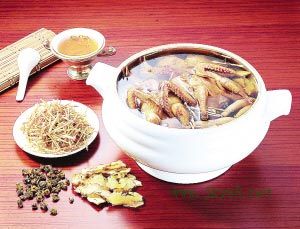 美容養(yǎng)生靚湯之黑豆首烏鱔魚湯